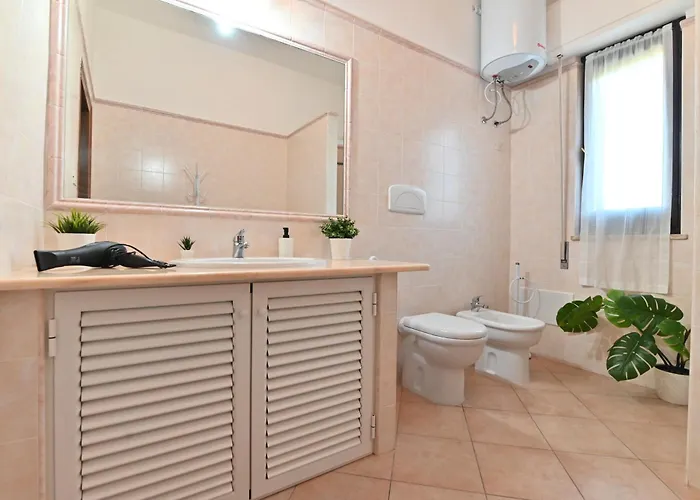 Izzhome Trihappy Apartment Pula