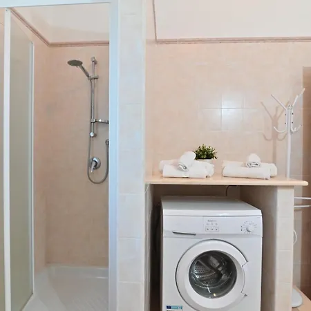 Izzhome Trihappy Lägenhet *