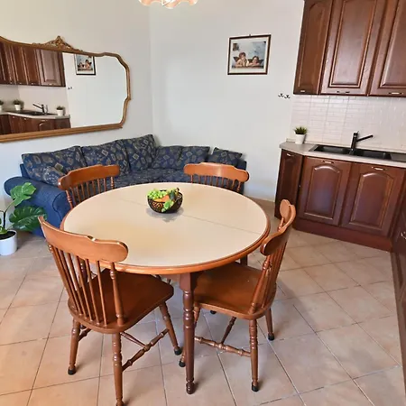 Lägenhet Izzhome Trihappy *